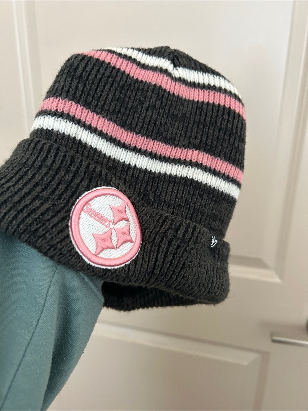 STEELERS Football Grey & Pink Striped Soft Knit Beanie